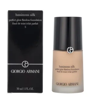 GIORGIO ARMANI Luminous Silk Foundation, 5 Medium Neutral
