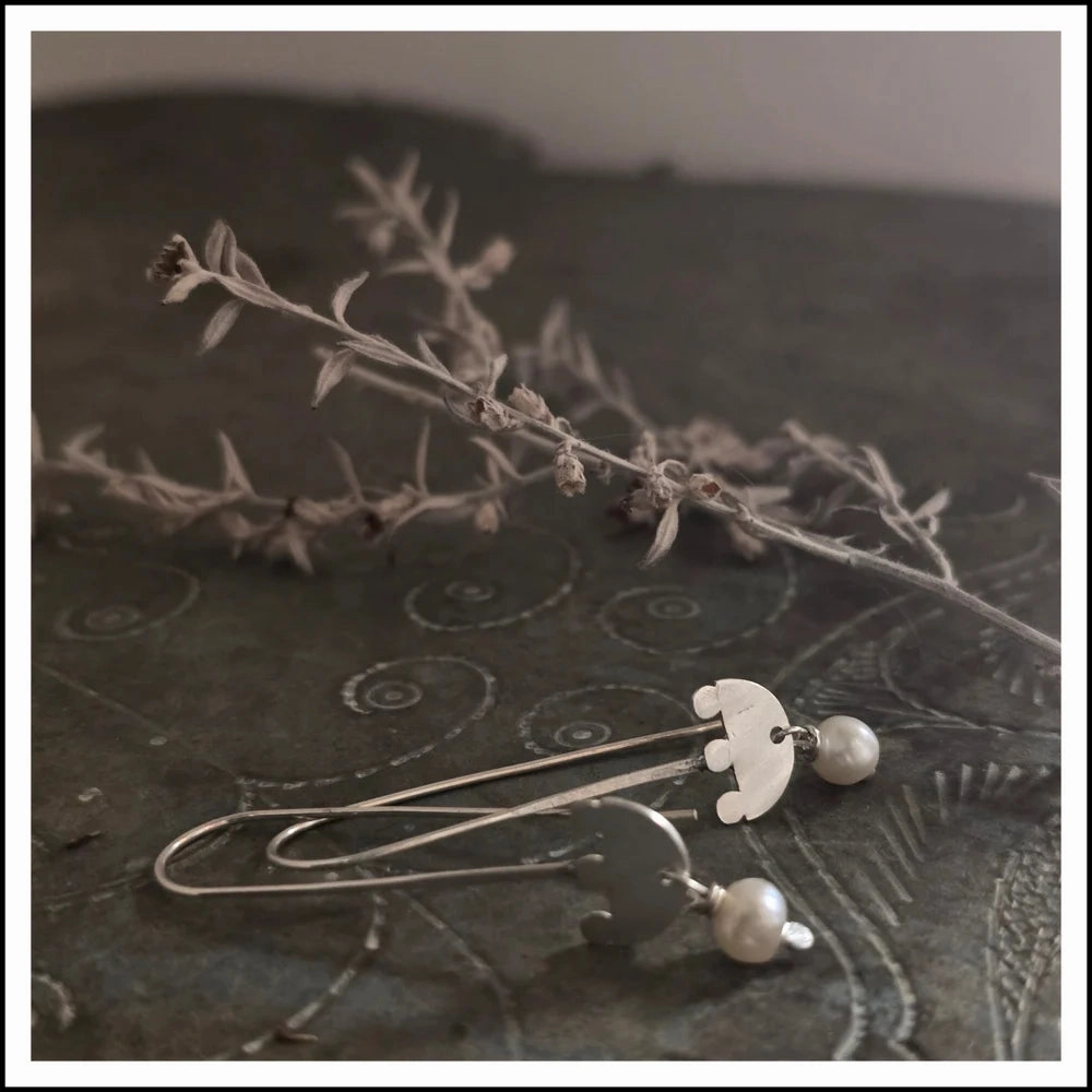 Regal Lustre pins