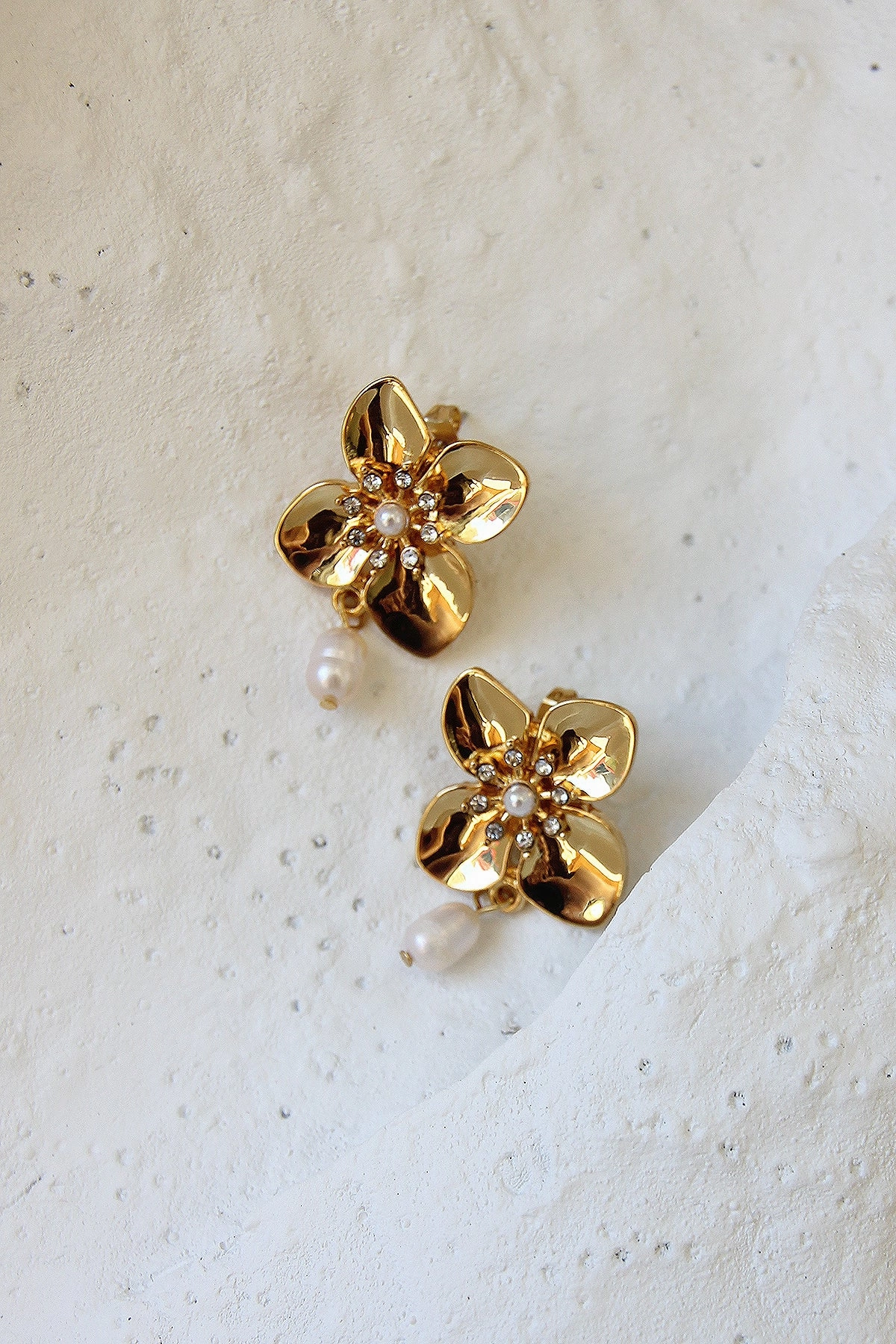 Sian Floral Pearl Earrings